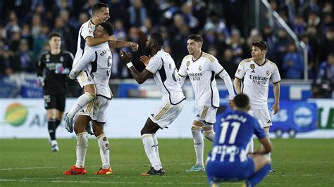 Alavés - real madrid - Video Alaves - Real Madrid 0-1. Madrilenii au câștigat în inferioritate numerică și au revenit pe primul loc în La Liga articol scris de Digi Sport 22.12.2023, 00:17 . Real Madrid s-a impus, în deplasare, cu Alaves, scor 1-0, într-un meci din cadrul etapei a 18-a din La Liga.. La Liga Meciul dintre Alaves și Real Madrid / Foto: Profimedia